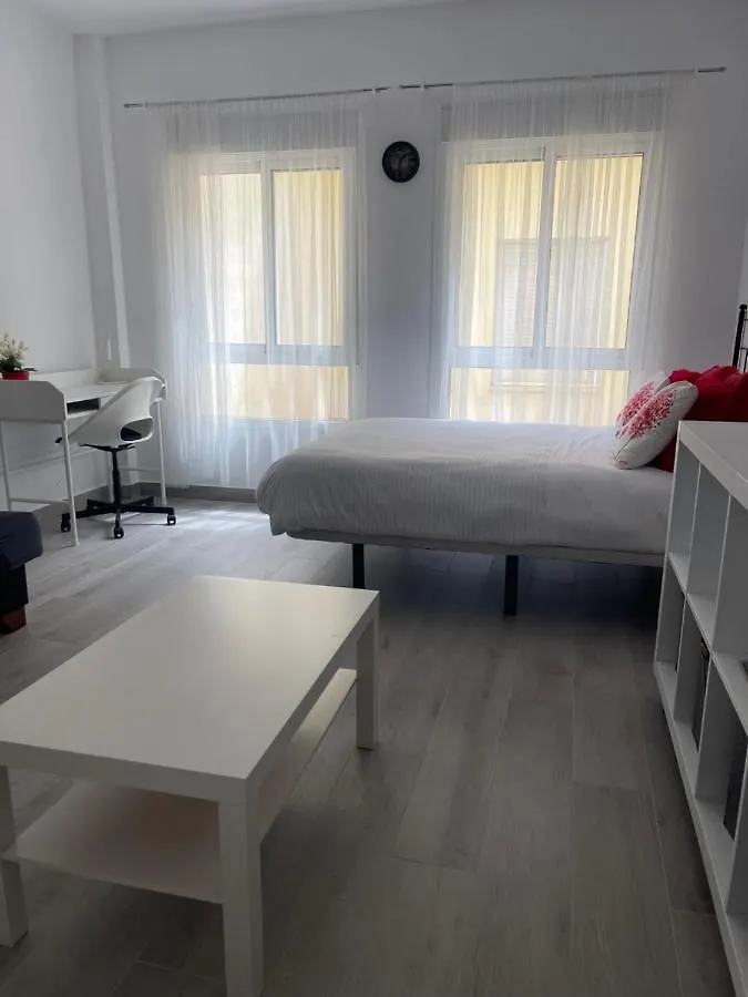 Estudio completo en centro de Málaga